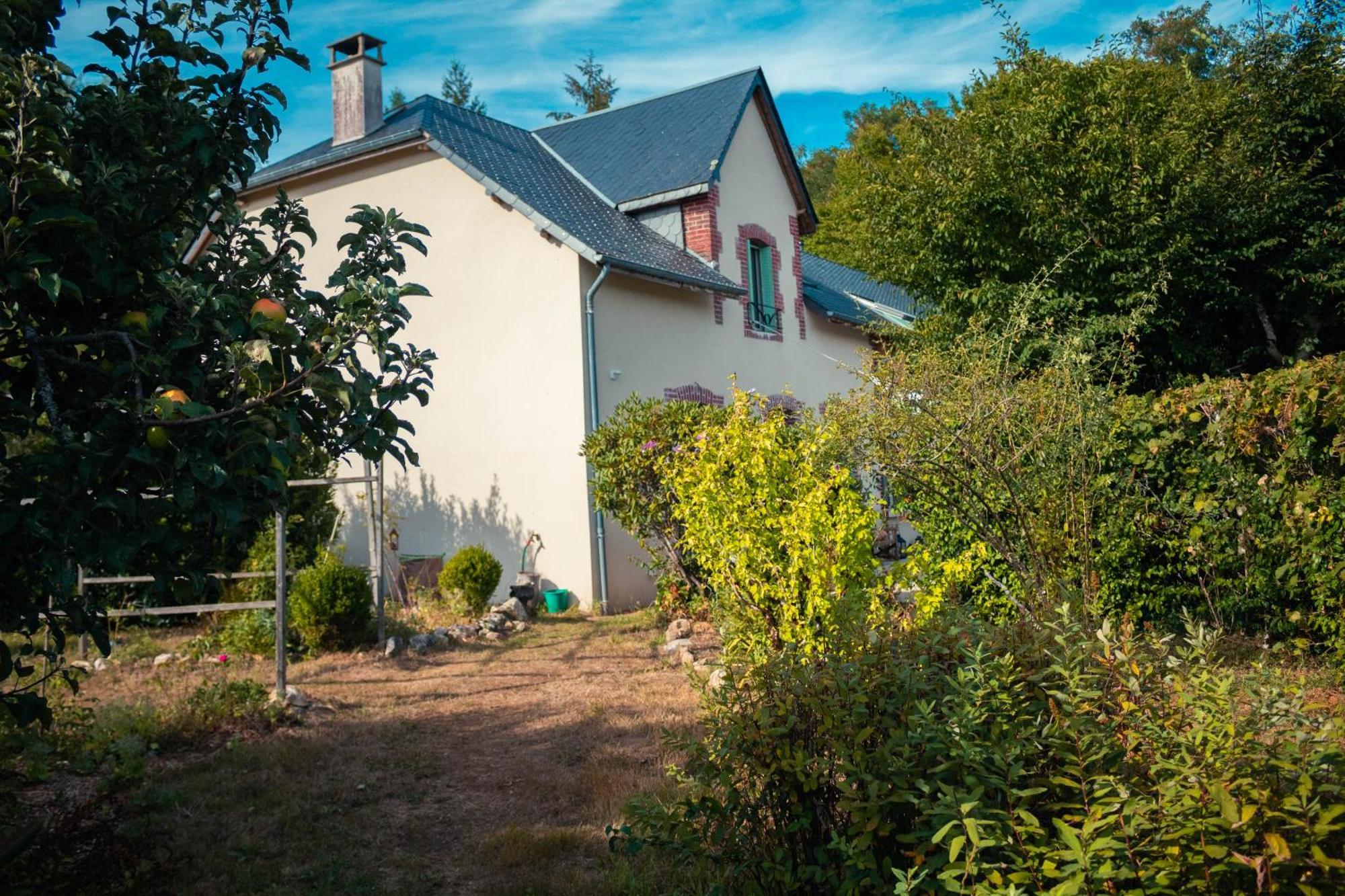לינה וארוחת בוקר Lapleau Les Jardins De Nanine מראה חיצוני תמונה